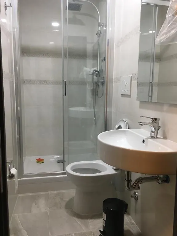 Favola Romana - Guest House 0*, Rome